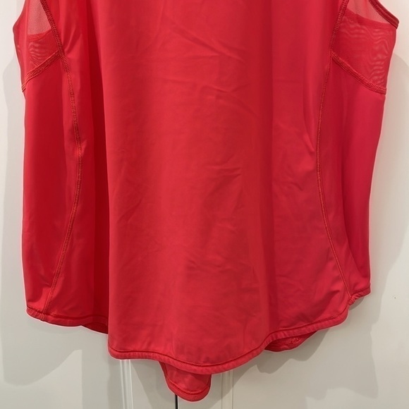 Lululemon Coral Tank top with Mesh Inserts—Pretty & Lightweight—Excellent Cond. - Picture 3 of 6